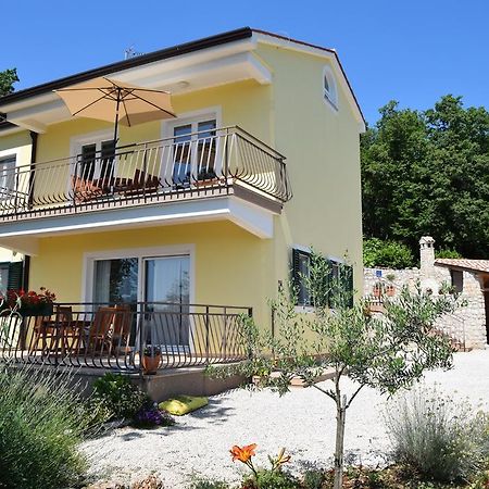 Apartments Sandra Brseč エクステリア 写真