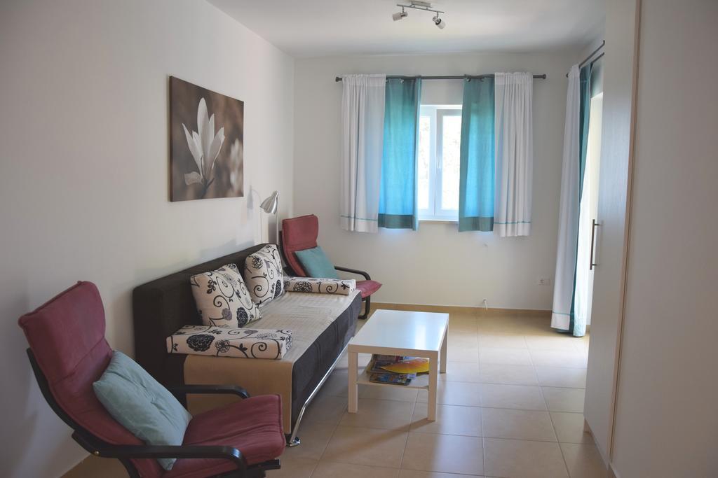 Apartments Sandra Brseč エクステリア 写真