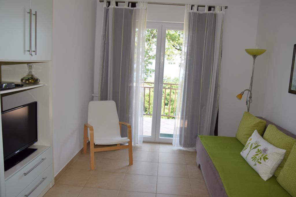 Apartments Sandra Brseč エクステリア 写真
